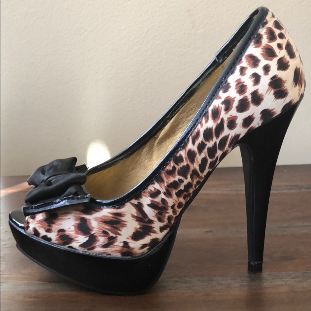 Stiletto heels with platform